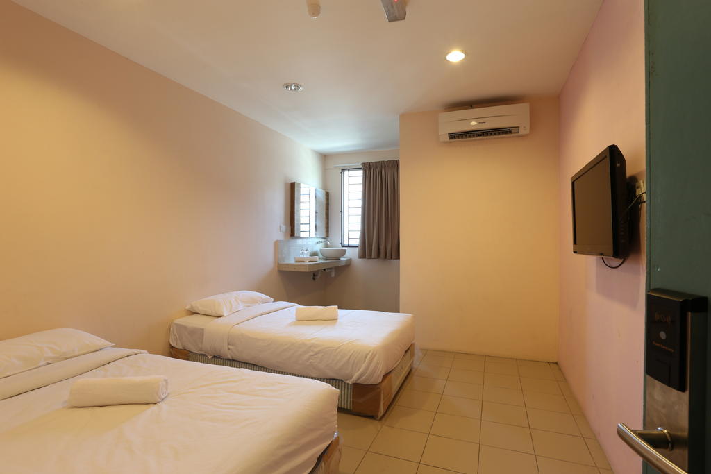 New Town Hotel Klang Room photo